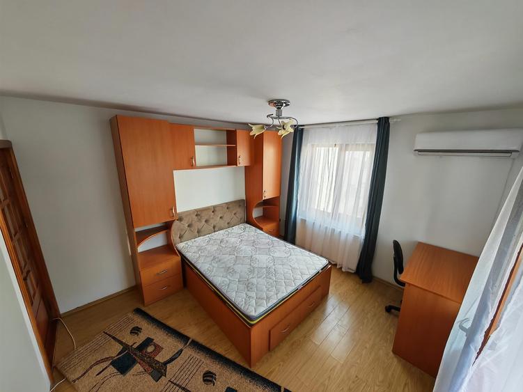 Apartament cu 2 camere decomandat, mobilat în Central