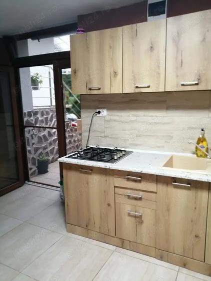 Casă cu 4 camere cu Teren 5000 Mp în Central