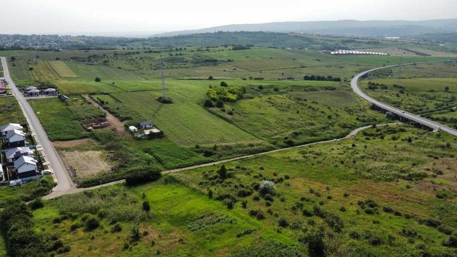 Teren de 2000 mp, în Miroslava