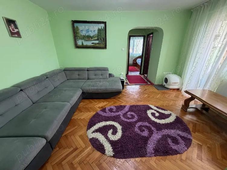 Apartament cu 4 camere semidecomandat în Aurel Vlaicu