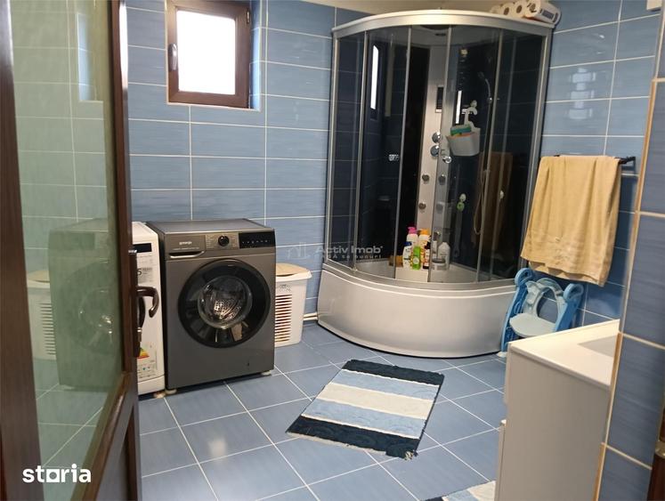 Casă cu 7 camere cu Teren 1100 Mp în Central