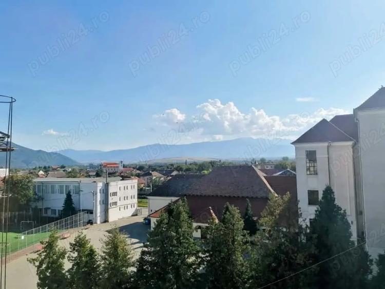 Apartament cu 3 camere decomandat în Ultracentral