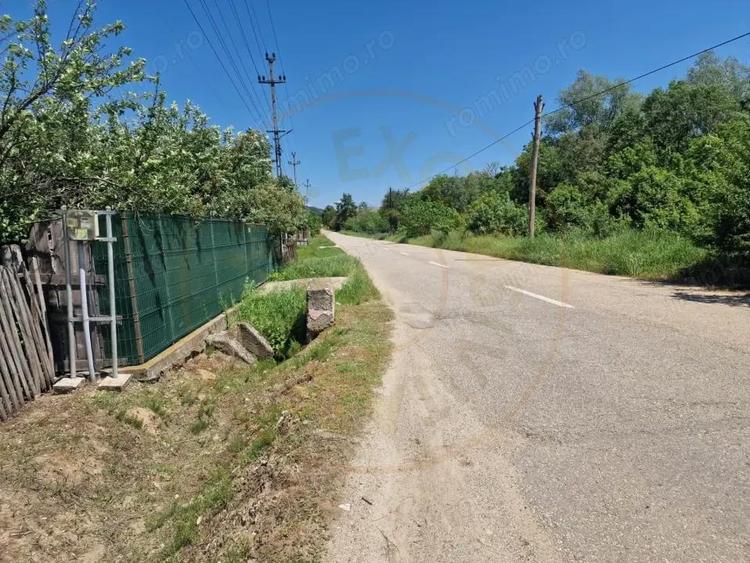 Casă cu 2 camere cu Canalizare în Boțești