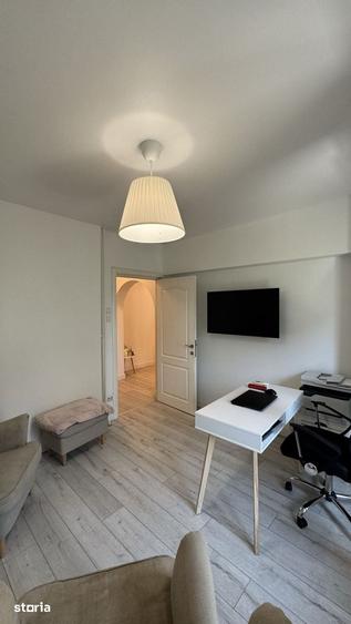 Apartament cu 3 camere decomandat, mobilat în Centrul Civic