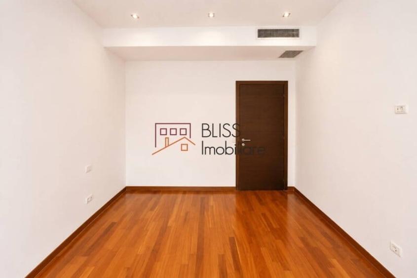 Apartament cu 4 camere decomandat în P-ța Dorobanți
