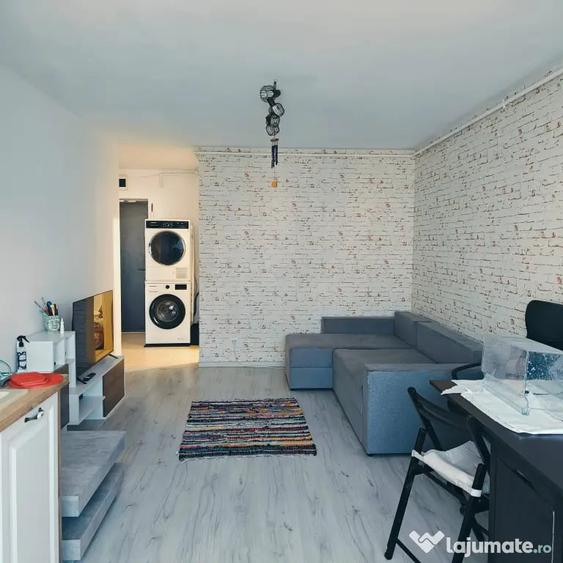 Apartament cu 2 camere semidecomandat în Central
