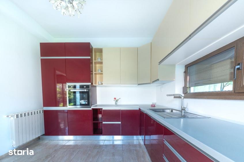 Casă cu 5 camere cu Teren 550 Mp în Agigea