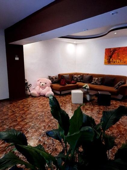 Apartament cu 4 camere semidecomandat, mobilat în Sebastian