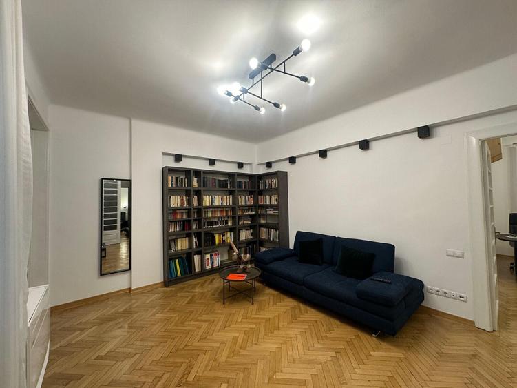 Apartament cu 3 camere semidecomandat în Unirii