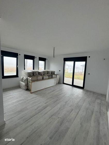 Casa individuala de vanzare 131 mp construiti, teren 6 ari - 11
