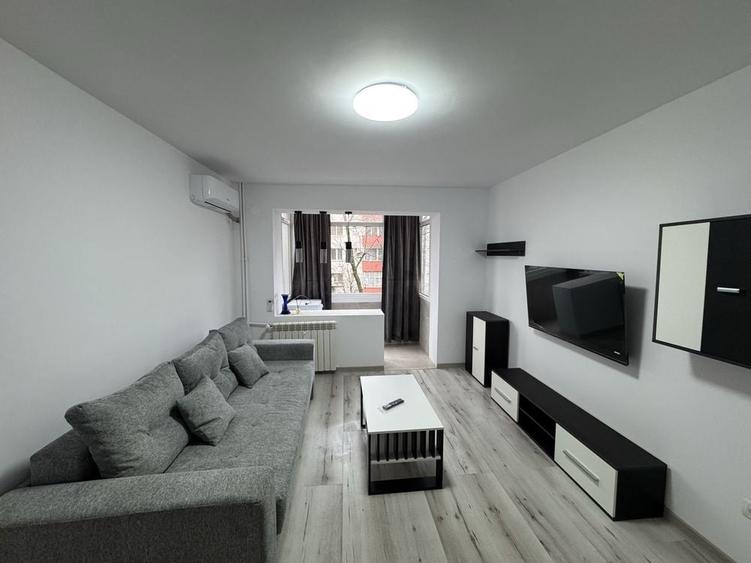 Apartament cu 2 camere semidecomandat în Cina