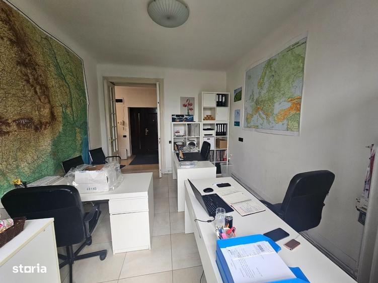 Apartament cu 4 camere decomandat în Victoriei