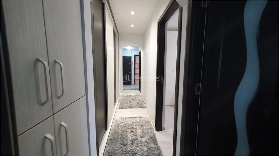 Apartament cu 3 camere decomandat în Poieni-Suceava