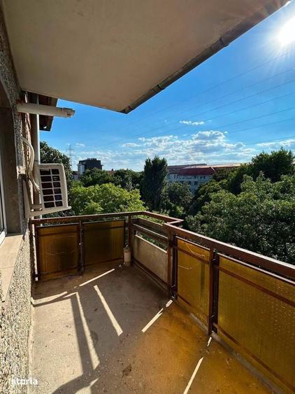 Apartament cu 2 camere decomandat în Lipovei