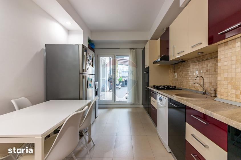 Apartament cu 4 camere în Ștefăneștii de Jos