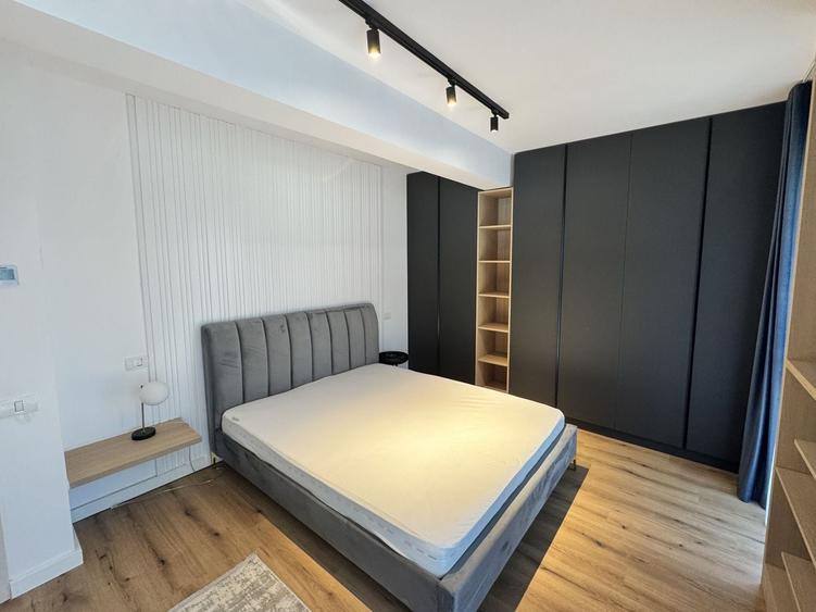 Apartament cu 4 camere semidecomandat în Iancu Nicolae