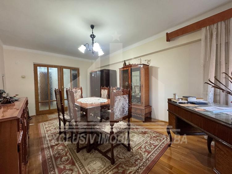Apartament cu 3 camere decomandat, mobilat în Central