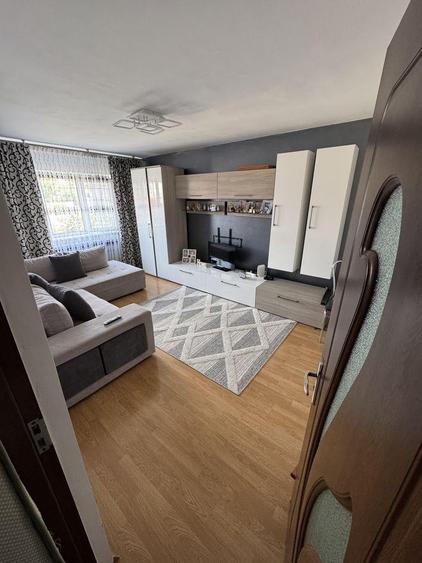 Apartament cu 2 camere decomandat în Popoveni