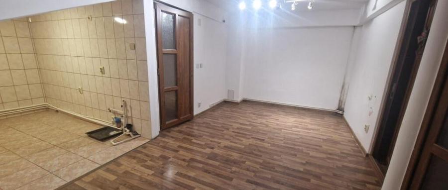 Apartament 3 camere decomandat Aleea 1 ?imnic, mansard? - 3