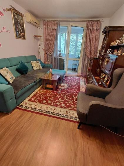 Titan Metrou M1-statia Titan si parc IOR, cu 3 lifturi - 6