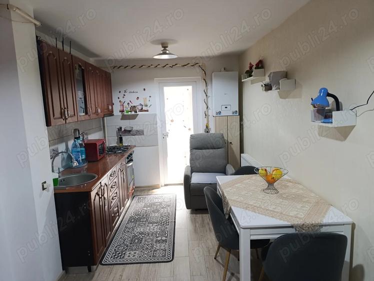 Vand apartament decomandat 2 camere - 1