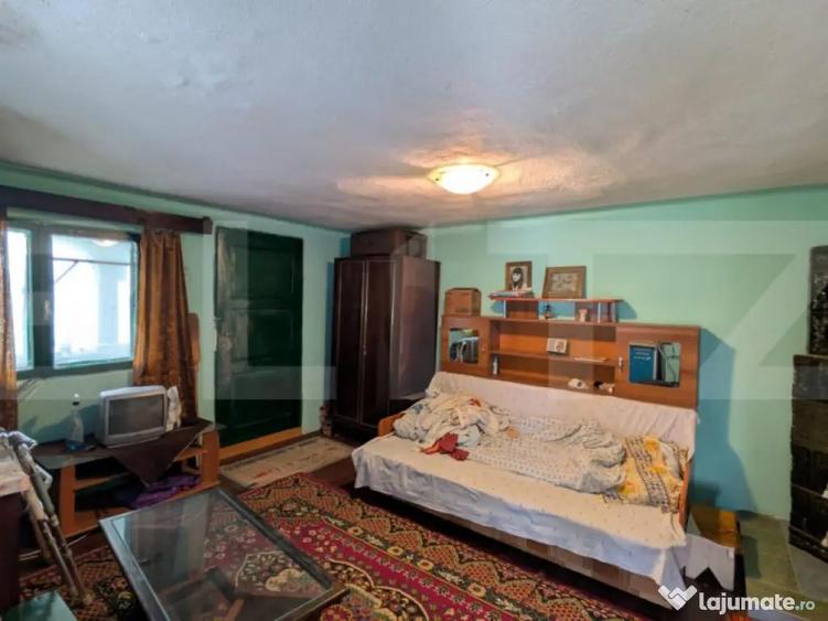 Gheboieni proprietate de renovat 1100 mp, lini?te ?i i - 12