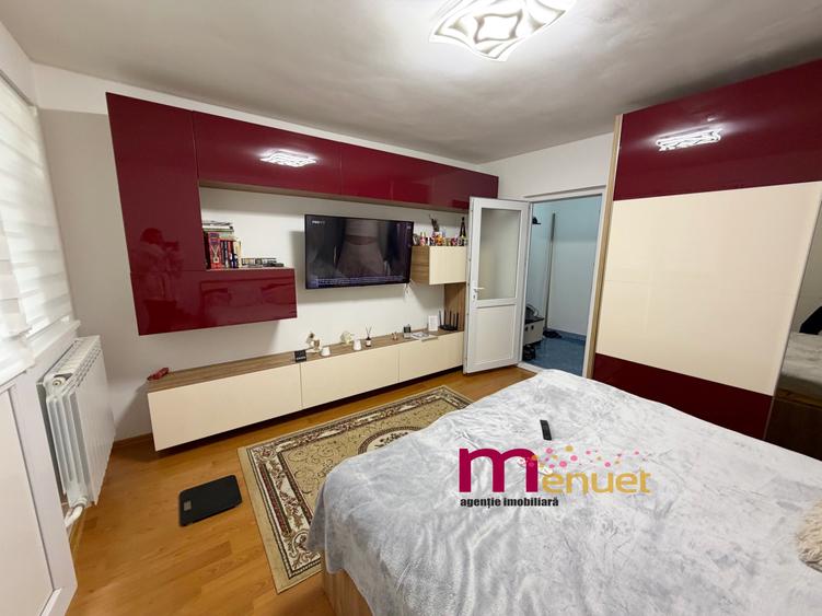 Garsoniera zona Piata Noua,etaj 2 - 1