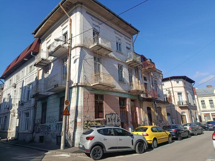 VILA MONUMENTE ISTORIC DE VÂNZARE – Str. Sarmizegetusa(Centru Vechi) 185MP - 1