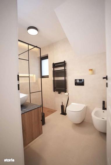 Casă cu 4 camere cu Teren 370 Mp în Rediu