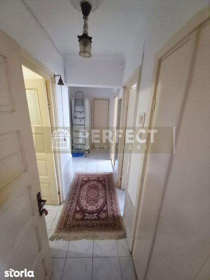 Ap.2 camere ULTRACENTRAL decomandat et.3 pret 72000euro - 9
