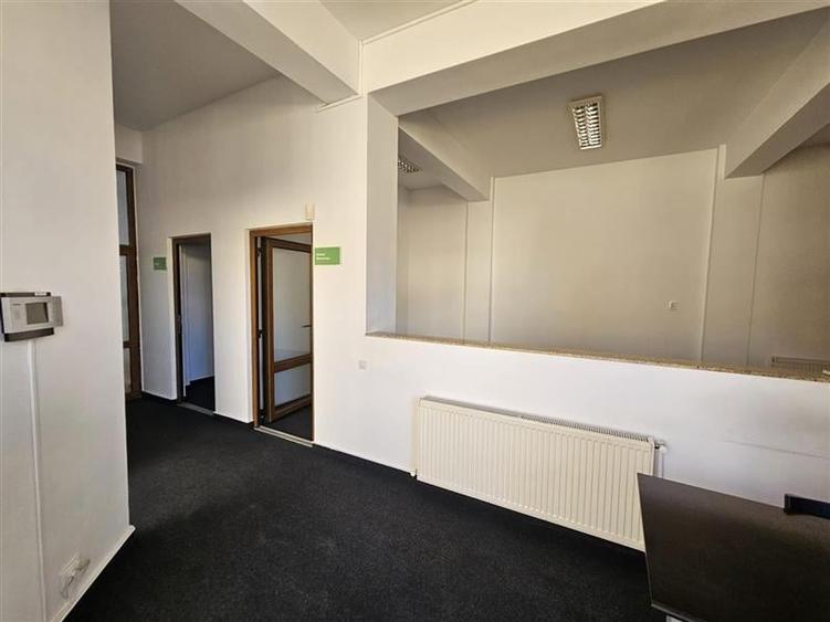 Vanzare cladire pentru birouri, clinica, service, productie, depozit - 7