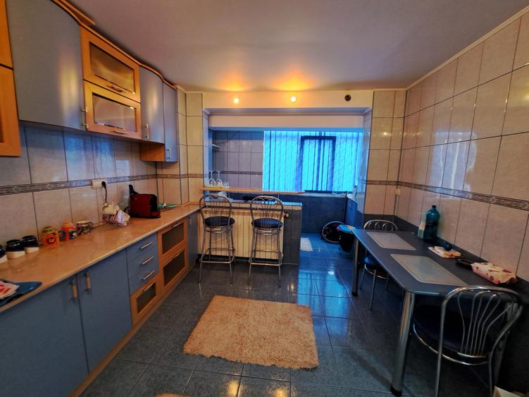 Ultracentral Târgoviște,  vânzare apartament 4camere/2balcoane - 6