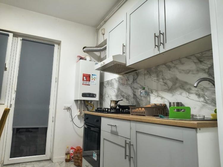 Apartament 2 camere, parter, 57mp + curte de 60mp, loc de parcare inclus - 12
