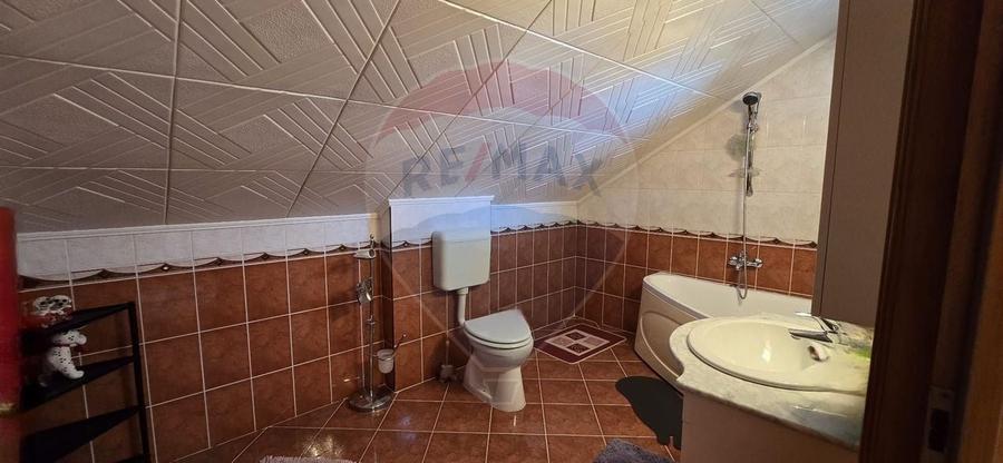 Casă cu etaj deosebită în Chișineu-Criș – un cămin creat cu suflet - 23