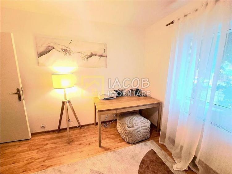 Spatiu birouri, partial mobilat, zona Ana Ipatescu - Bistrita Lac, str. 1 Mai - - 8