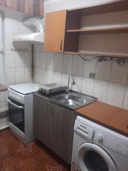 Apartament cu trei camere de închiriat - 1