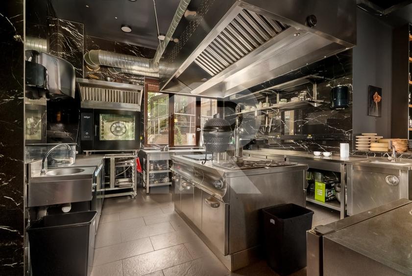 RESTAURANT DE VANZARE  zona ARMENEASCA - 13