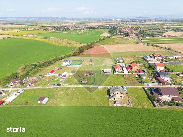 Teren de 1100 mp, în Județean