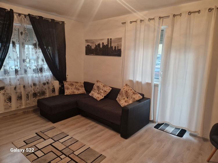 Inchiriez garsoniera decomandata 38 mp utili - 5