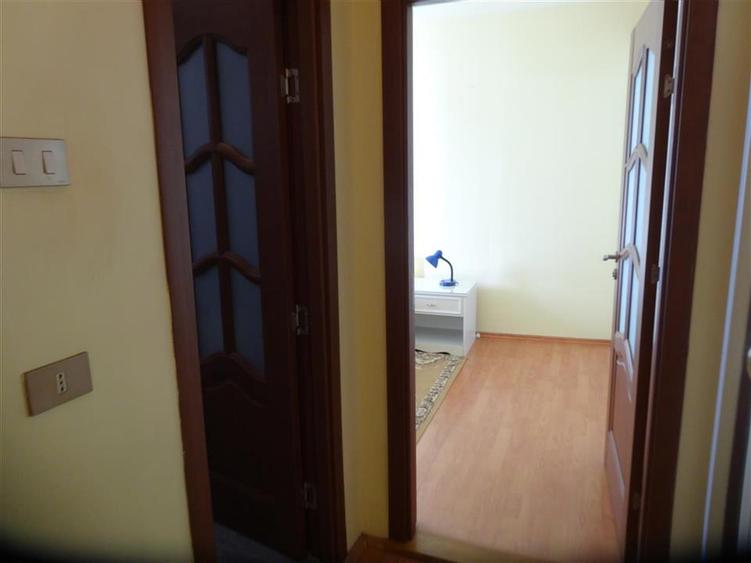 Apartament cu 2 camere semidecomandat, mobilat în P-ța Gării