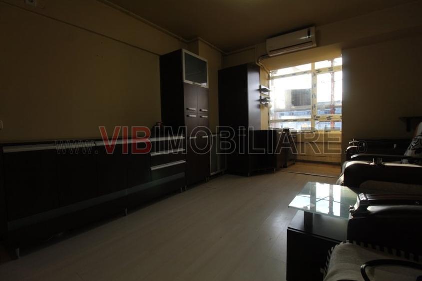 Unirii - Mircea Voda -2 camere - vedere bulevard - boxa + loc de parcare - 2