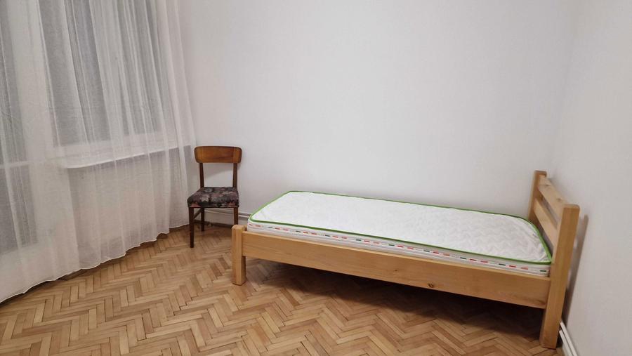 Inchiriez apartament cu trei camere, complet renovata, zona cornisa. - 7