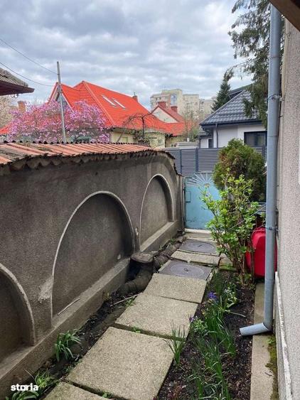 Apartament cu 3 camere în Decebal