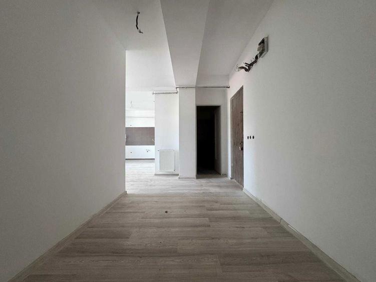 Vand apartament la parter, zona Tractorul-Brasov - 1