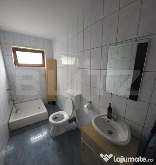 Casa de vanzare, 6 camere, 340 mp, cu 22 arii de teren, zona - 14