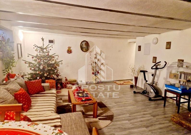 Casa cu 4 camere, , centrala proprie ,zona Parneava - 9