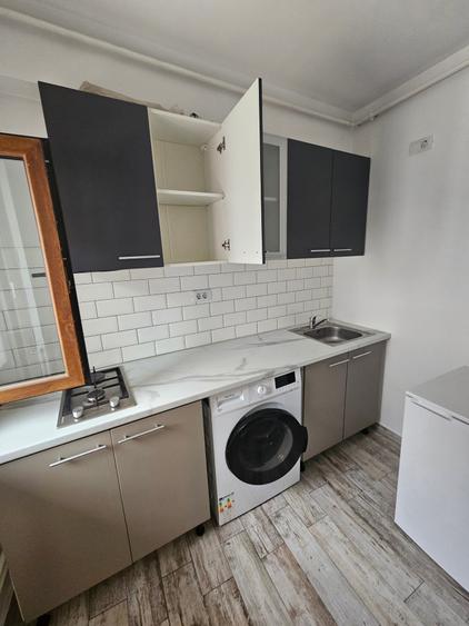 Garsonieră decomandată, mobilată în Moșilor