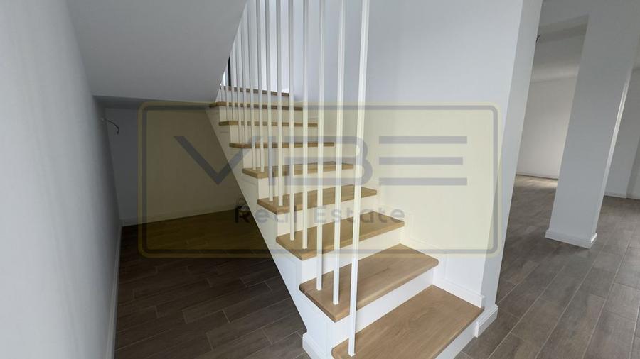 Casă cu 5 camere cu Teren 419 Mp în Miroslava