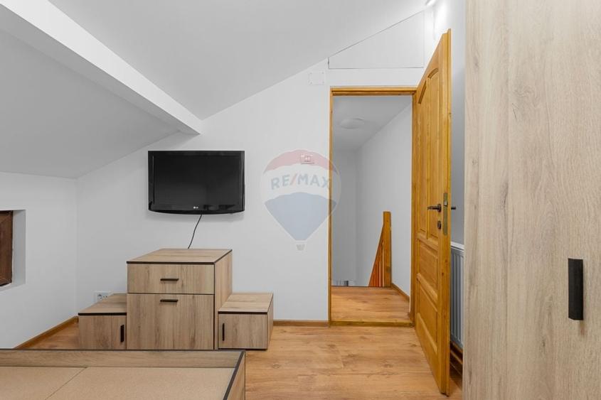 Apartament la casa cu 3 camere intr-o zona centrala - 2