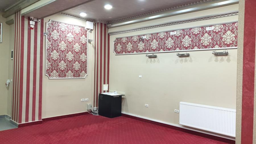 Dau in chirie spatiu comercial amenajat Arad, Poetului, 54 mp , parter bloc - 2